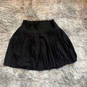 Alo Yoga Grand Slam Tall Tennis Skirt in Black size Large
